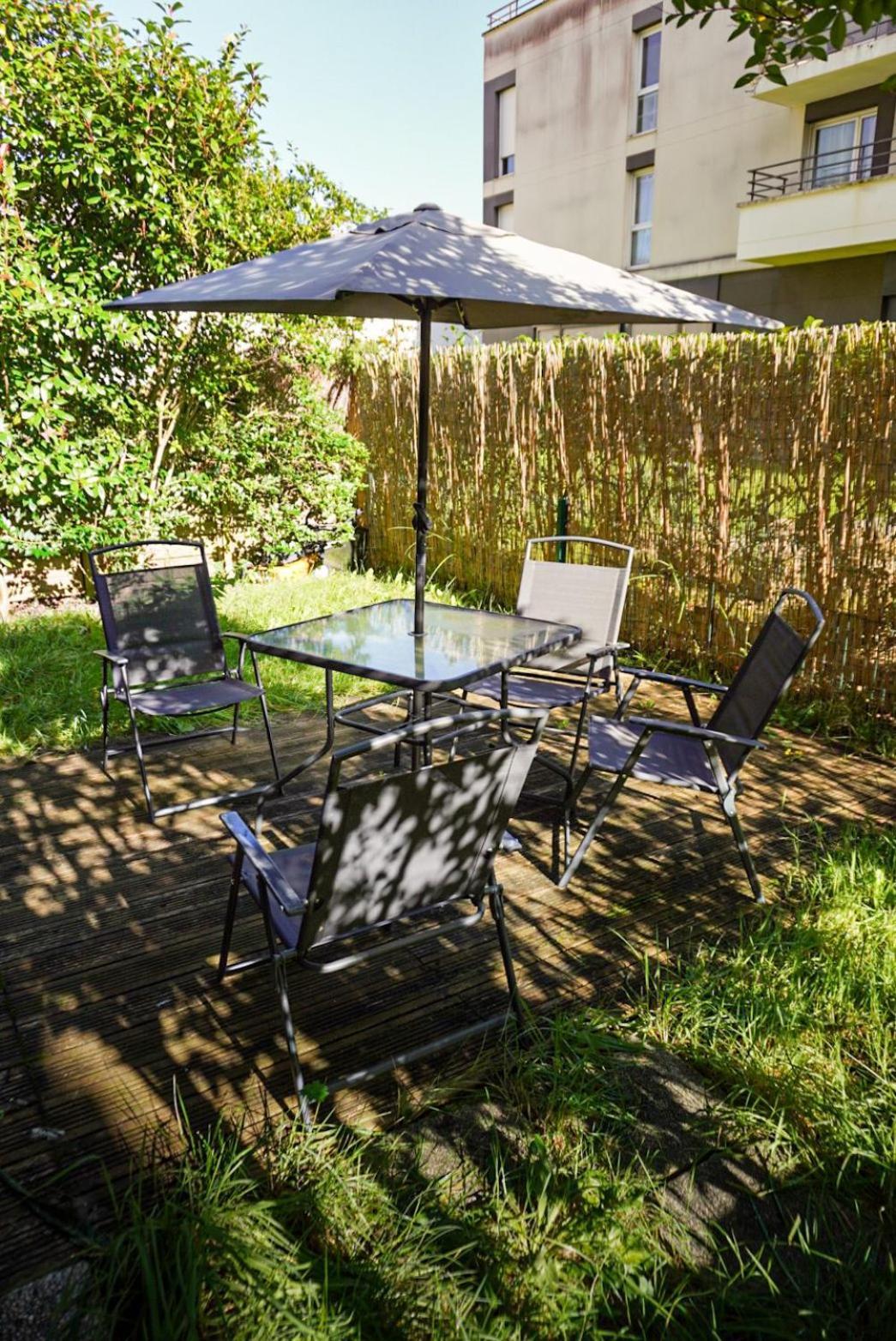 Appartement Disneyland Монтеврен Екстериор снимка